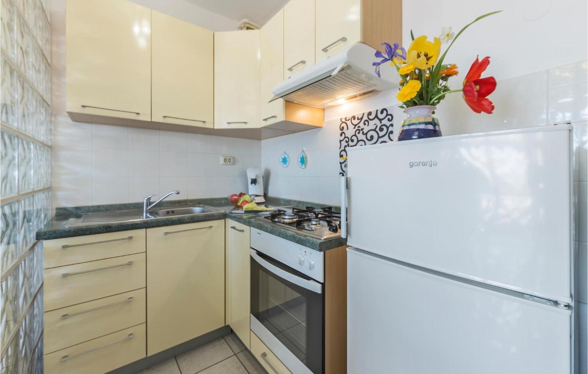 1 Bedroom Beautiful Apartment In Pula Exterior photo